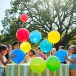 Cómo usar globos para llamar la atención desde el exterior