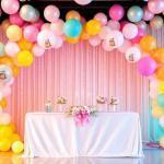 Qué materiales se usan en la decoración profesional con globos